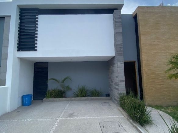 Inmueblesaqui.com Casa En Condesa Juriquilla Acabados De Lujo Nueva!!!