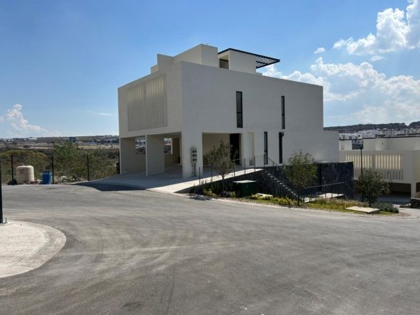 Inmueblesaqui.com Hermoso Townhouse Venta 2 Rec Zona El Mirador Qro Jf